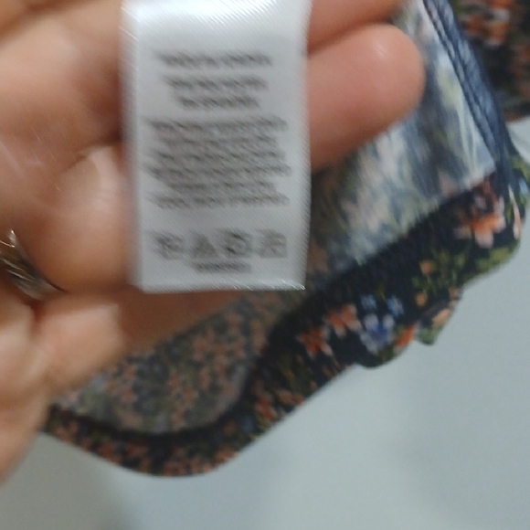 Floral V-Neck Women's Top - Picture 2 of 7